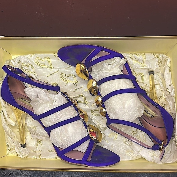 Luxury Rebel Suede Stiletto Pumps  , Size 8.0 - Picture 1 of 6
